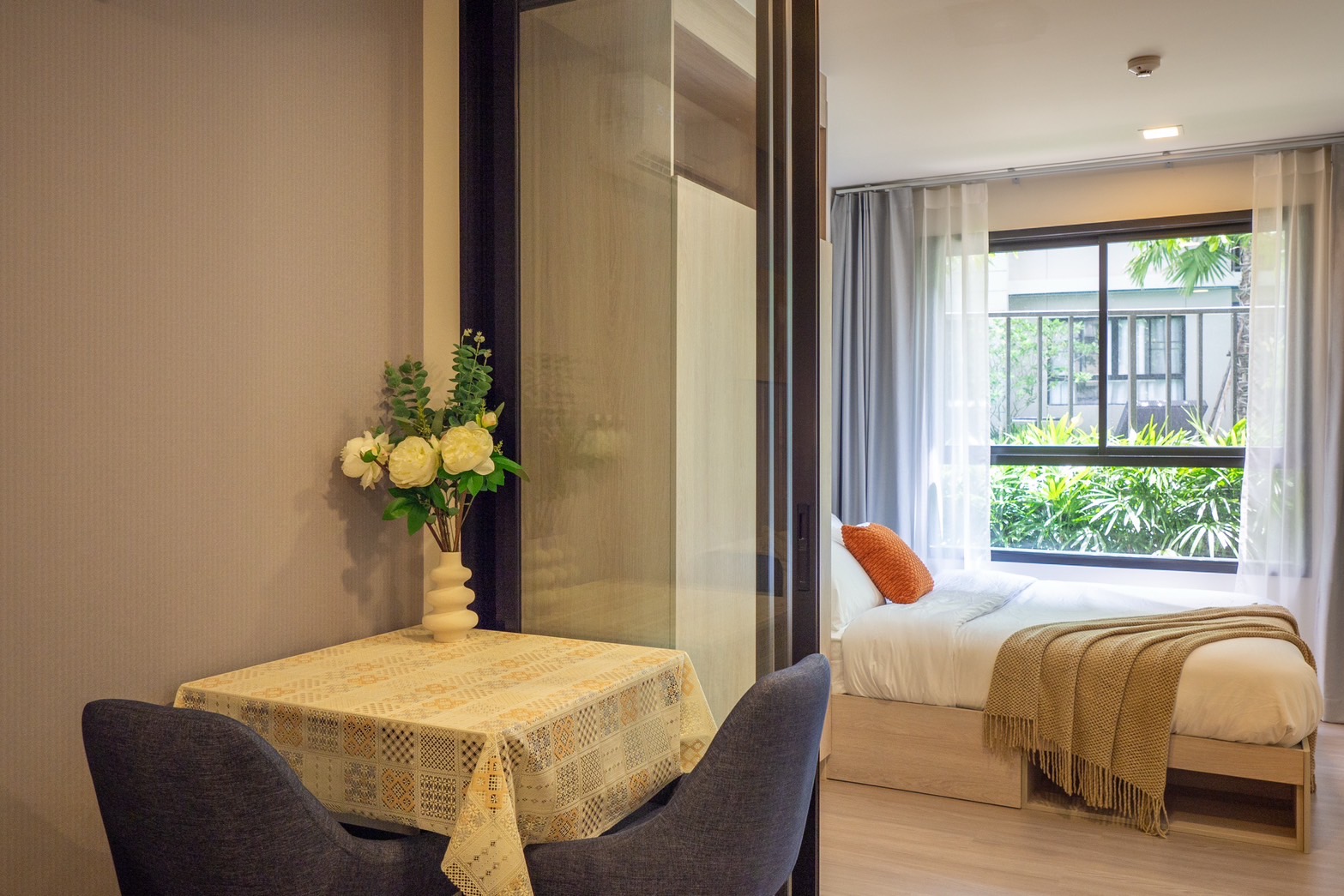 fcae5b319b2248f7885b1e0587e84785