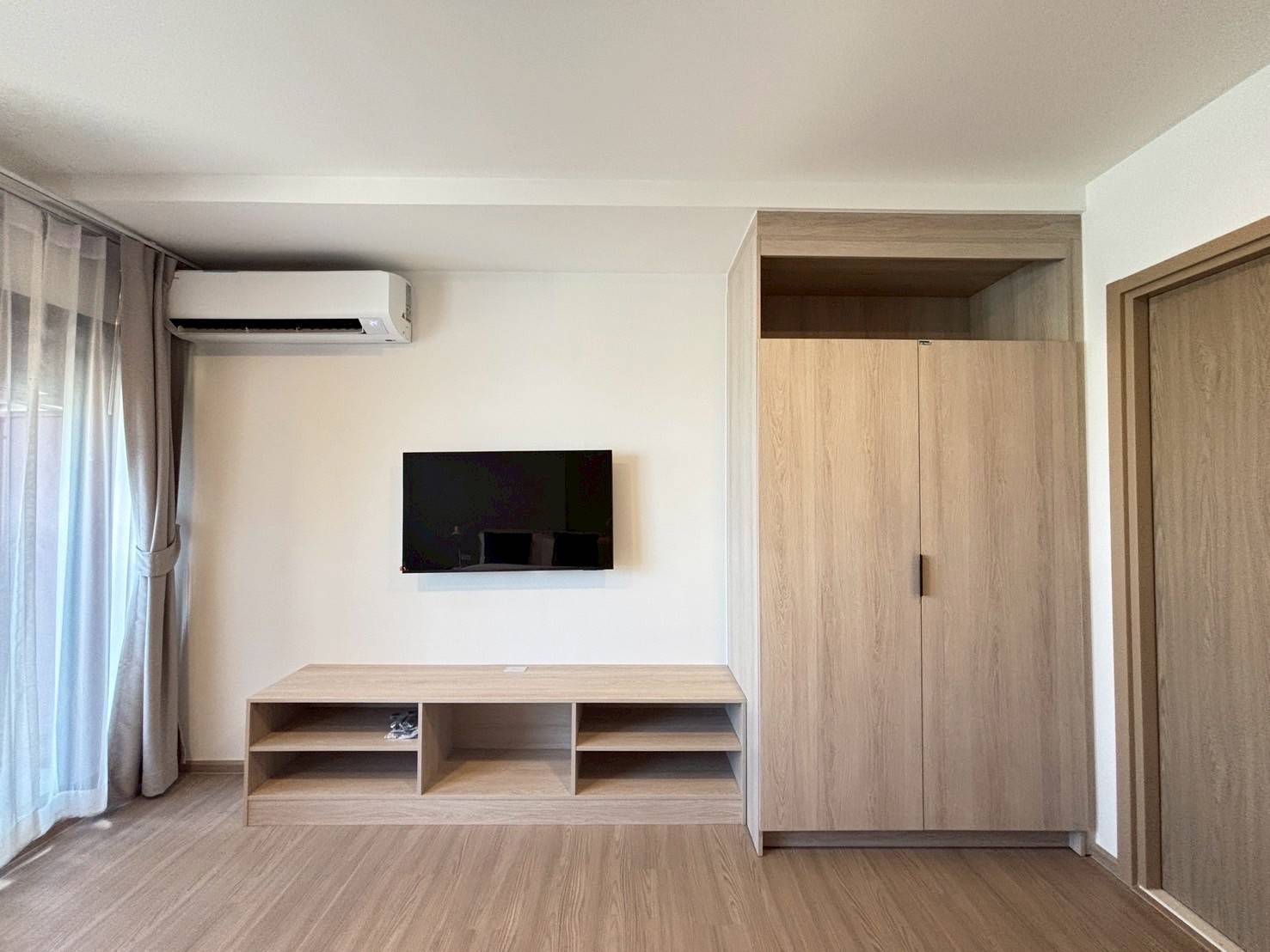 ff820efeafe445d78d4978b3cc97c185-1