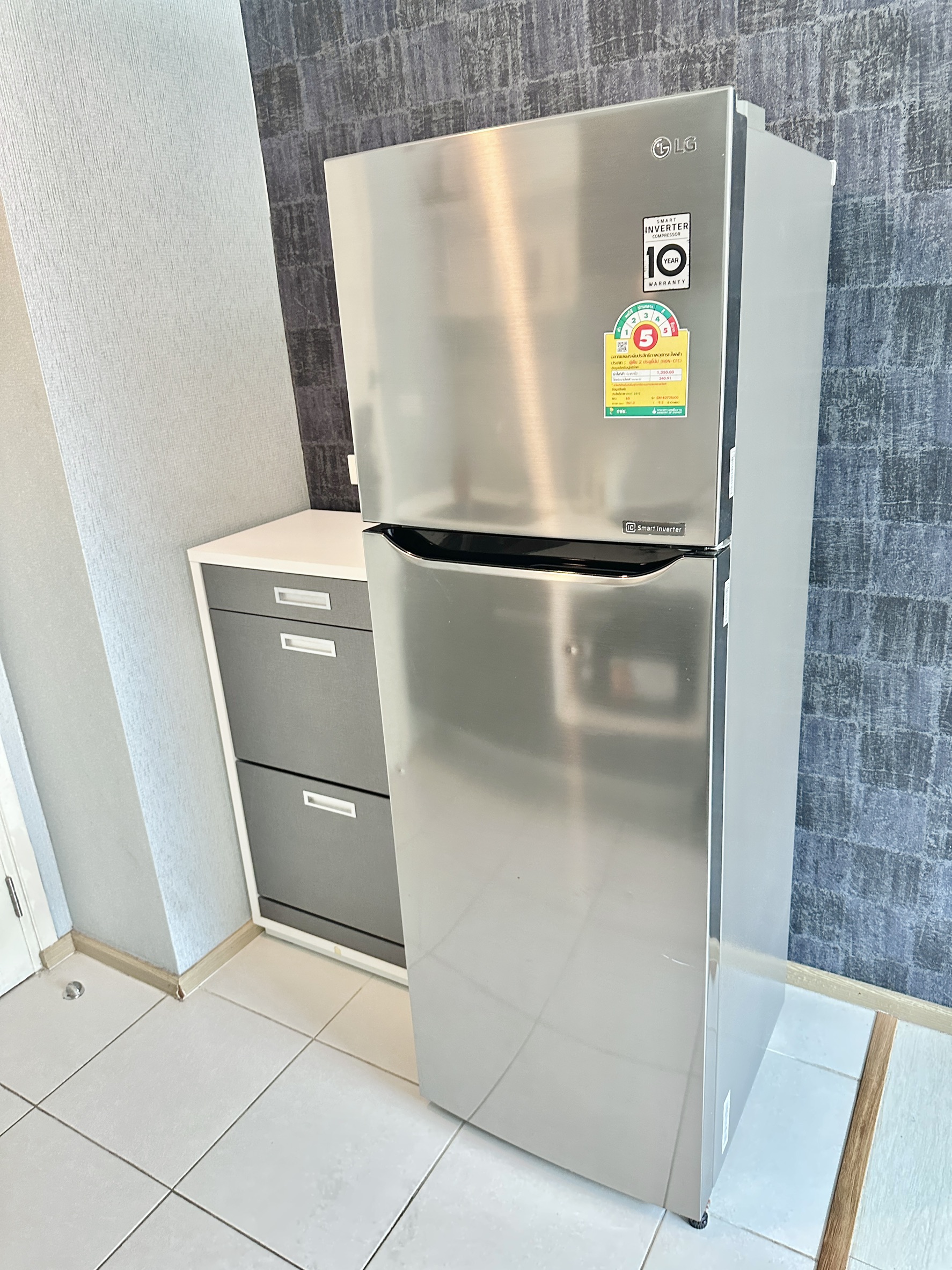 25bc3f0a661343c7bb1e9f53a81ccada-1