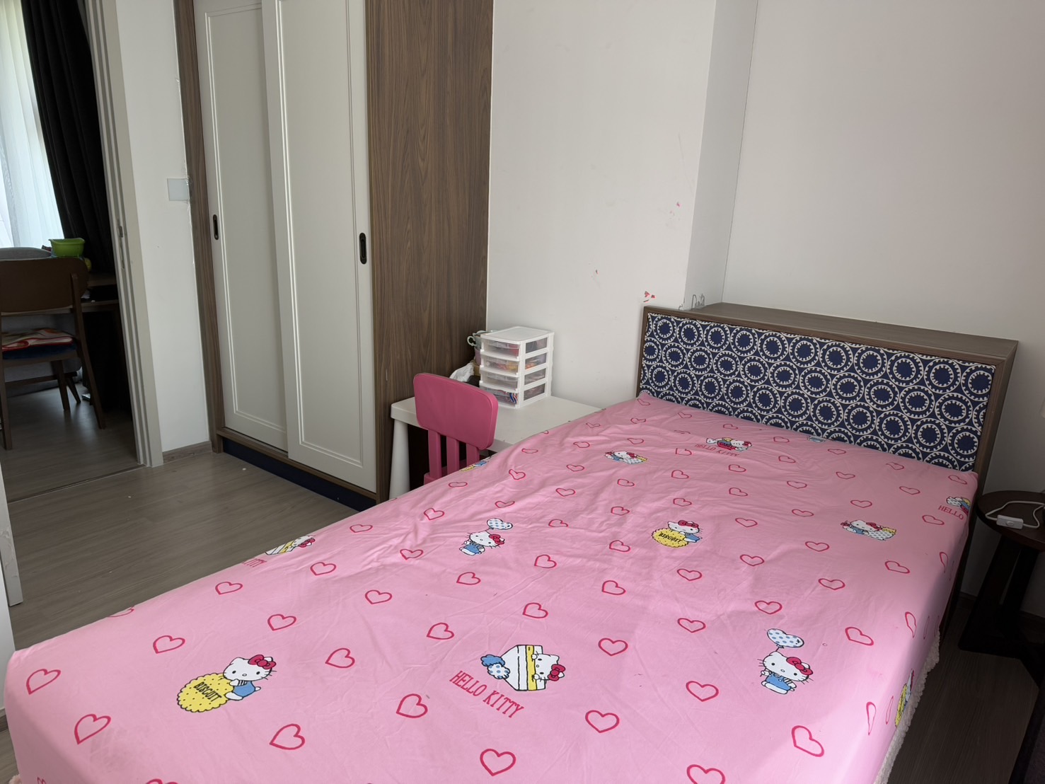 5aefaf4a2b964bee8f54f44722437e2b