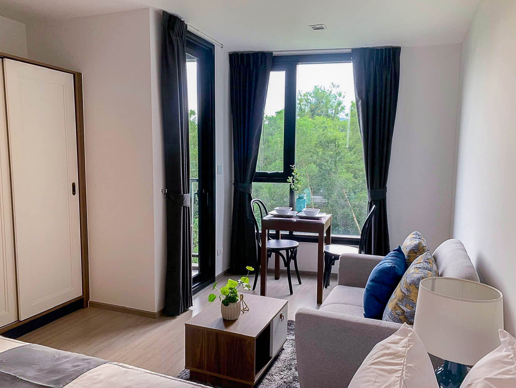 98ab77e35cd84841aca68d705efc5ebf